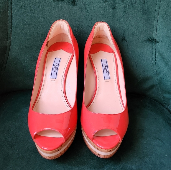 PRADA Pink Patent Leather Peep-Toe Cork Wedges 7 - Picture 4 of 9